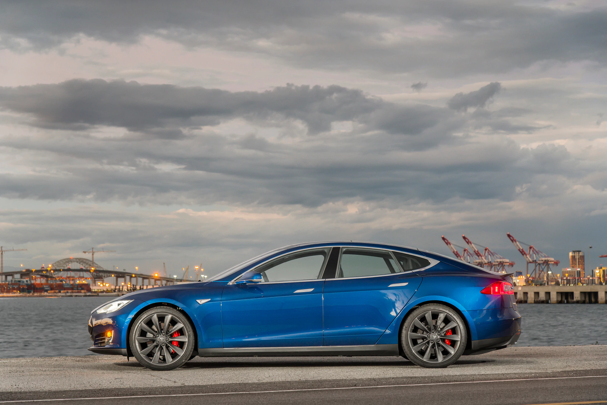 Reprogramiranje vozila Tesla Model S  P90D 700