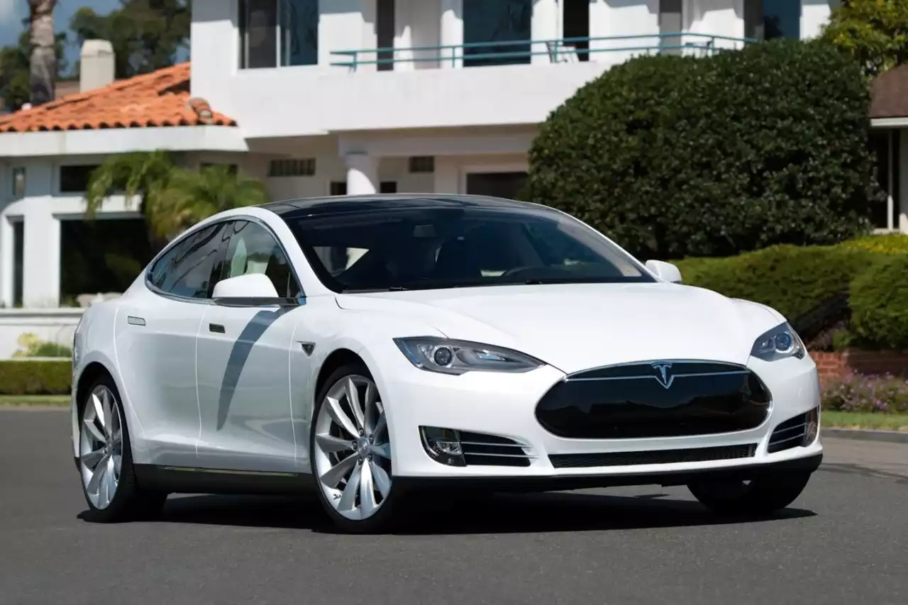 Reprogramiranje vozila Tesla Model S  60 306